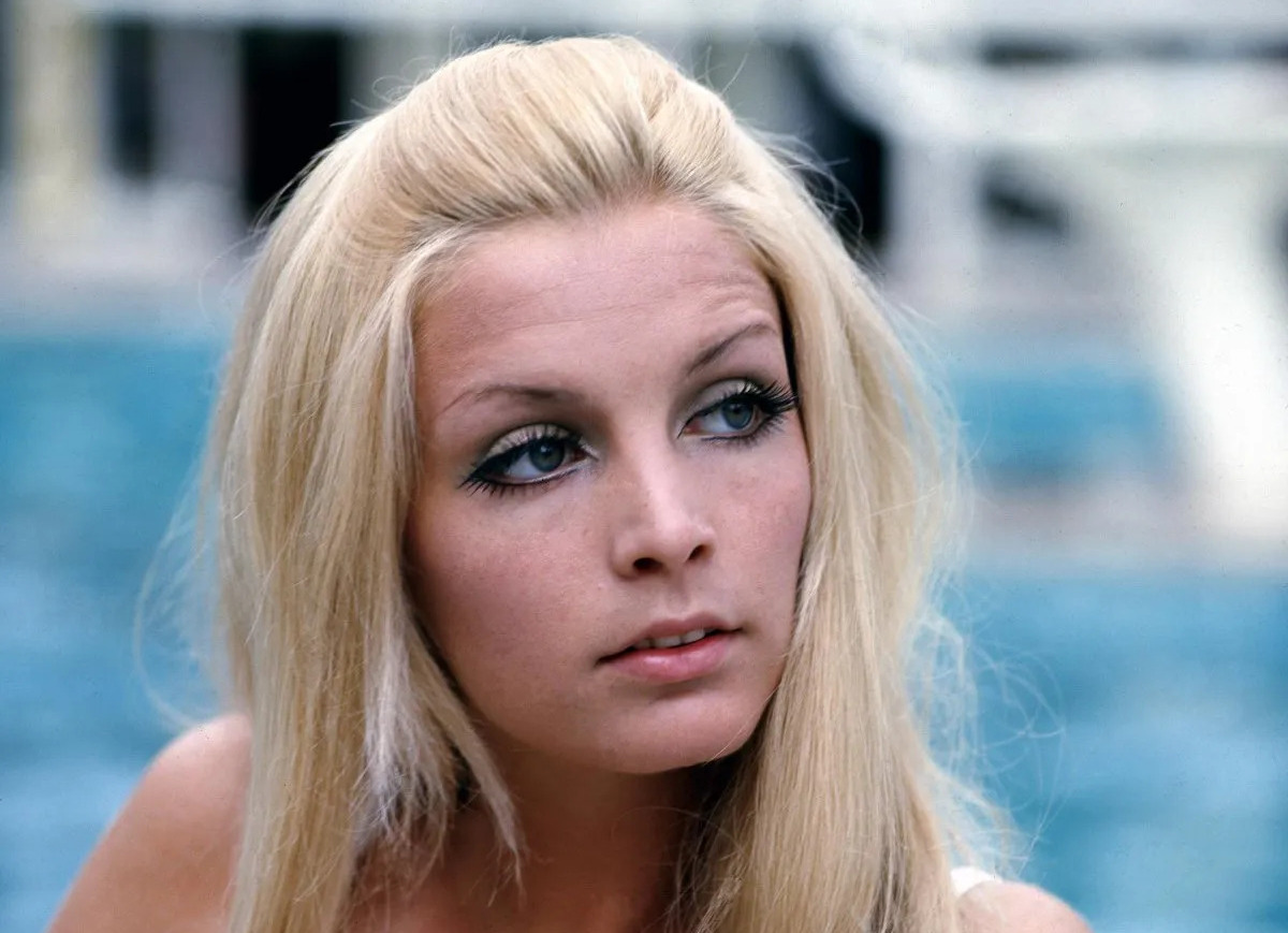 Patty Pravo L Infanzia La Depressione E La Rinascita