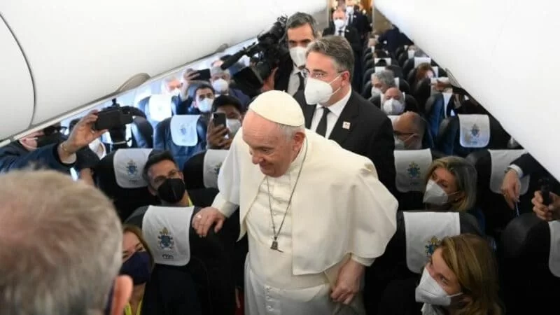 papa francesco a kiev_aereo malta_