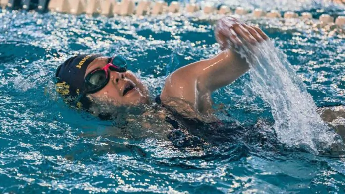 baby atleta nuoto paralimpico