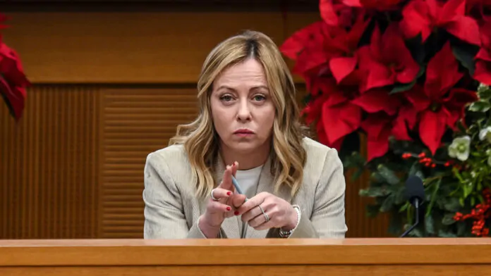 giorgia meloni in conferenza stampa 4 gennaio