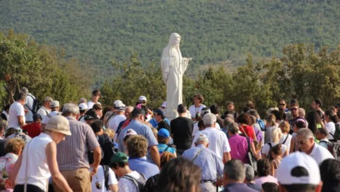 medjugorje, pellegrinaggio con fedeli