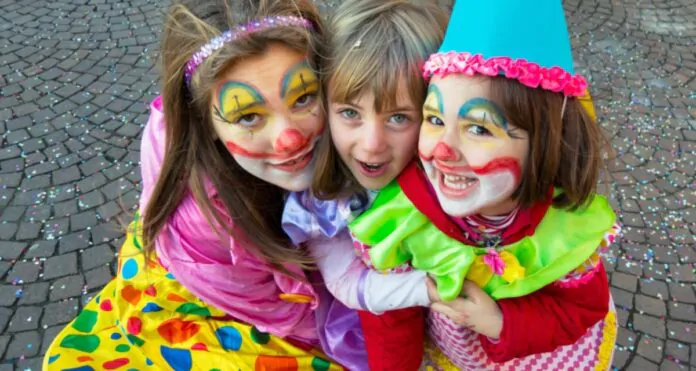 vestiti di carnevale, bambini